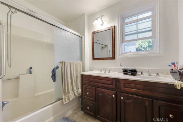 7630 Jellico, Northridge, CA 91325