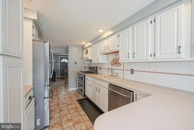 8 PATERSON AVE, Pennsville, NJ 08070