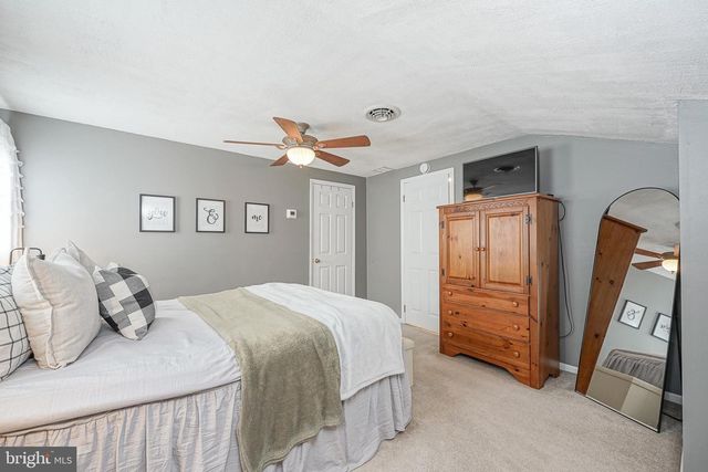 8 PATERSON AVE, Pennsville, NJ 08070