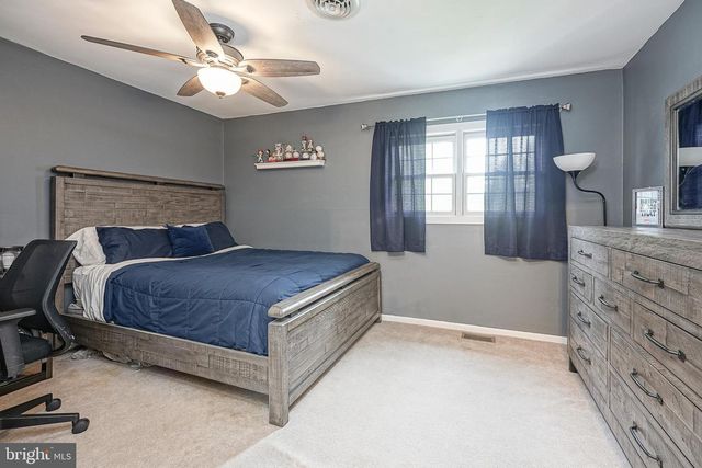 8 PATERSON AVE, Pennsville, NJ 08070