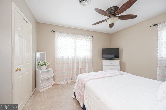 8 PATERSON AVE, Pennsville, NJ 08070