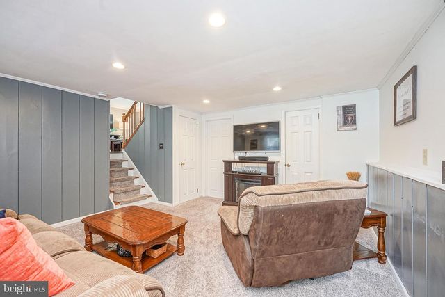 8 PATERSON AVE, Pennsville, NJ 08070
