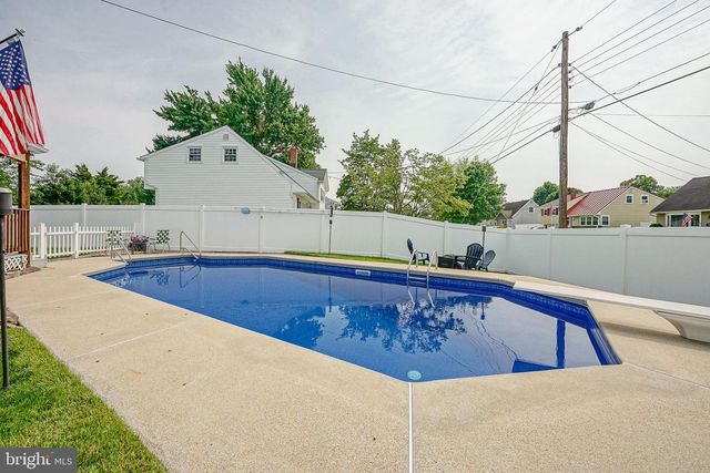 8 PATERSON AVE, Pennsville, NJ 08070