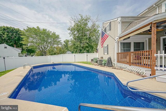 8 PATERSON AVE, Pennsville, NJ 08070