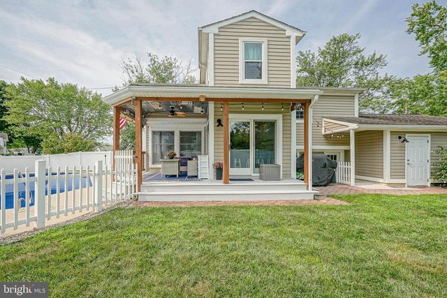 8 PATERSON AVE, Pennsville, NJ 08070