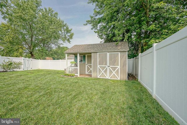 8 PATERSON AVE, Pennsville, NJ 08070