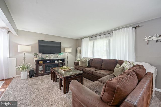 8 PATERSON AVE, Pennsville, NJ 08070