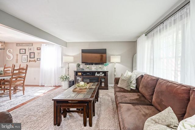 8 PATERSON AVE, Pennsville, NJ 08070