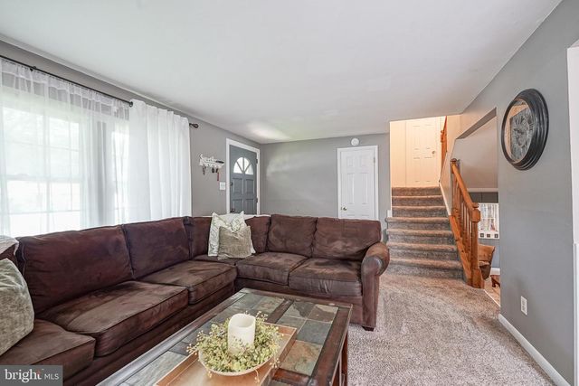 8 PATERSON AVE, Pennsville, NJ 08070