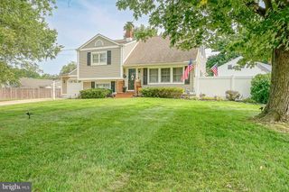 8 PATERSON AVE, Pennsville, NJ 08070