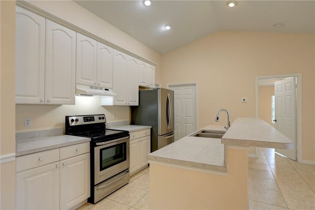 11187 Airport Drive, Sebastian, FL 32958