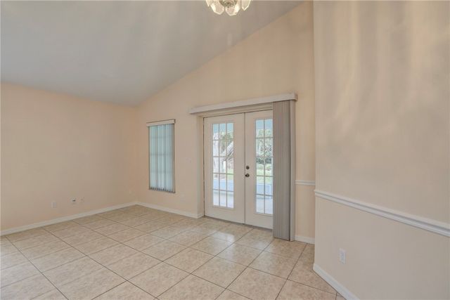 11187 Airport Drive, Sebastian, FL 32958