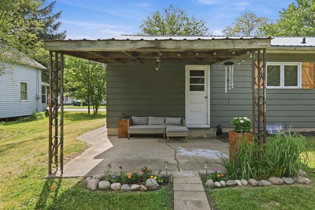 5209 S County Road D Road, Afton, WI 53501