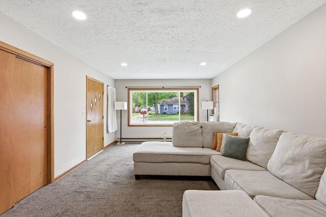 5209 S County Road D Road, Afton, WI 53501