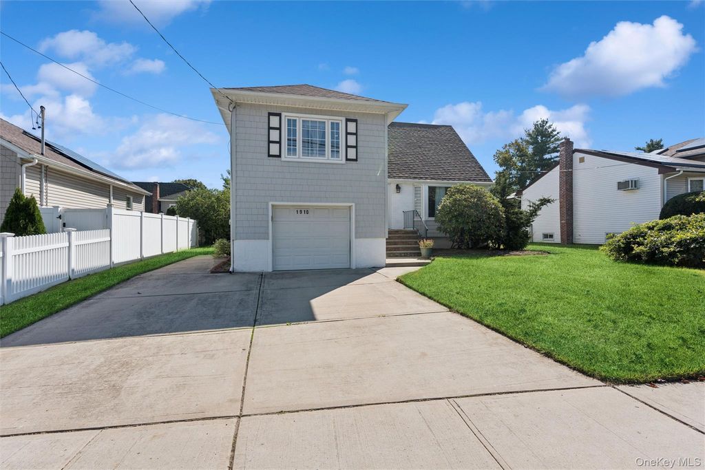1910 N Jerusalem Road, Bellmore, NY 11710 — photo 2