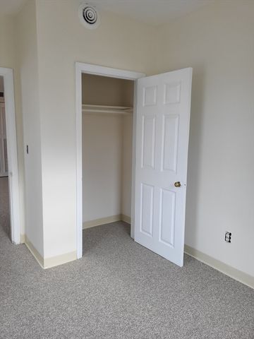 947 River Street 6, Boston, MA 02136