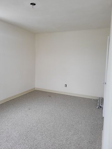 947 River Street 6, Boston, MA 02136