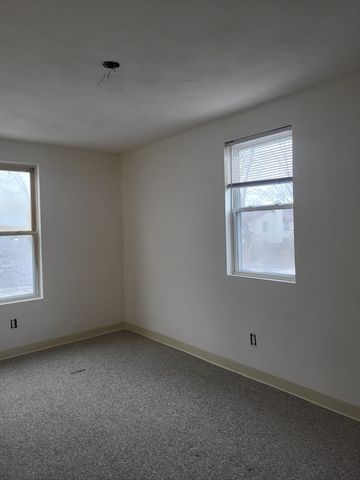947 River Street 6, Boston, MA 02136