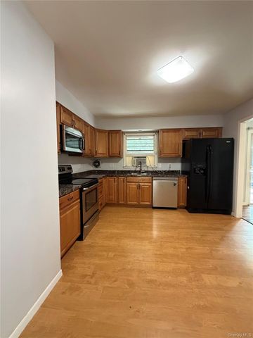 230 Roosevelt Road, Hyde Park, NY 12538