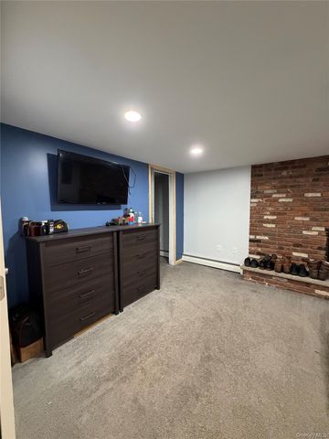 230 Roosevelt Road, Hyde Park, NY 12538