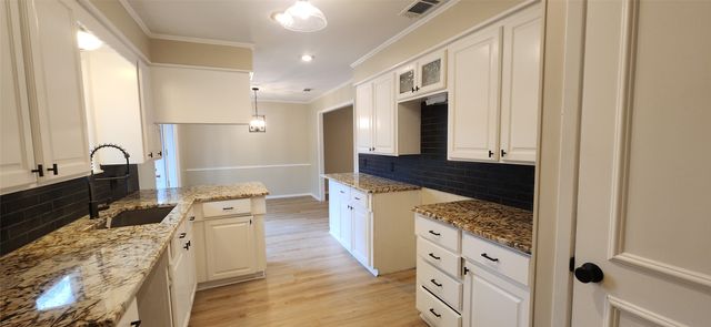 2821 Windy Drive, Commerce, TX 75428