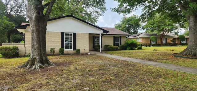2821 Windy Drive, Commerce, TX 75428