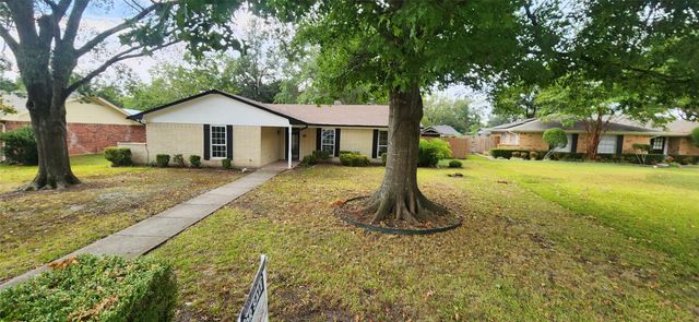2821 Windy Drive, Commerce, TX 75428