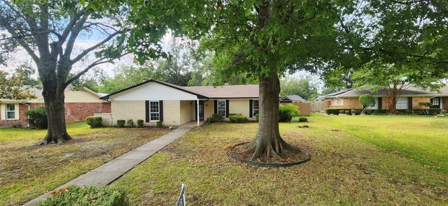 2821 Windy Drive, Commerce, TX 75428