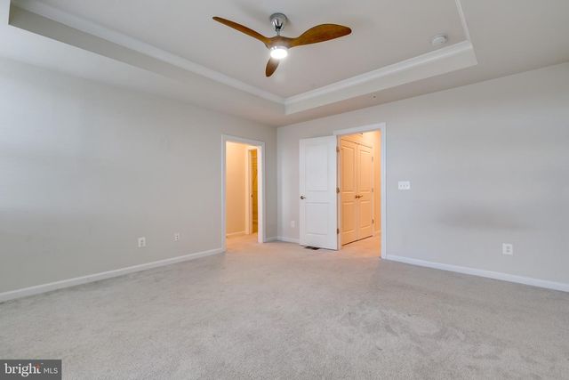 20687 HERON LANDING DR, Sterling, VA 20166