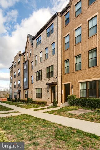 20687 HERON LANDING DR, Sterling, VA 20166