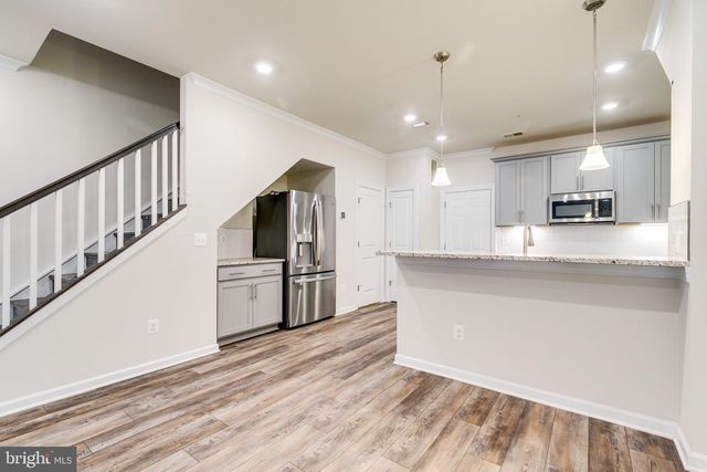 20687 HERON LANDING DR, Sterling, VA 20166