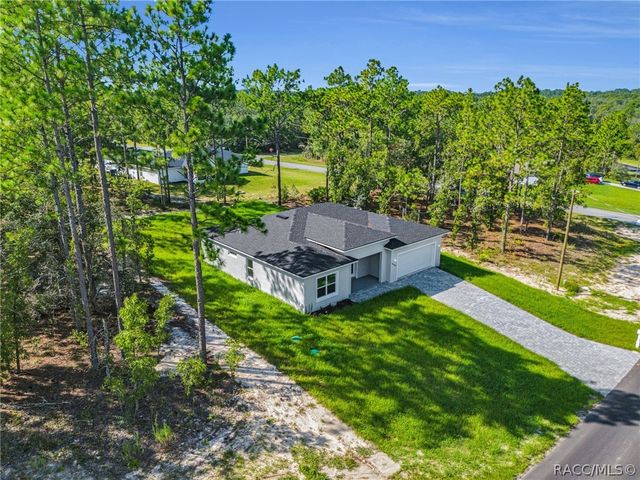 6664 N Bedstrow Boulevard, Citrus Springs, FL 34434