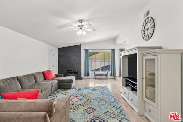 2517 E Phyllis Street, Simi Valley, CA 93065