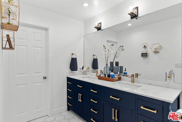 2517 E Phyllis Street, Simi Valley, CA 93065