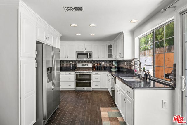 2517 E Phyllis Street, Simi Valley, CA 93065