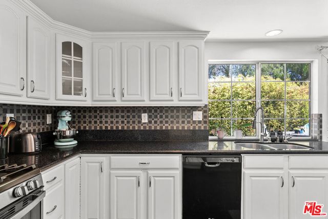 2517 E Phyllis Street, Simi Valley, CA 93065