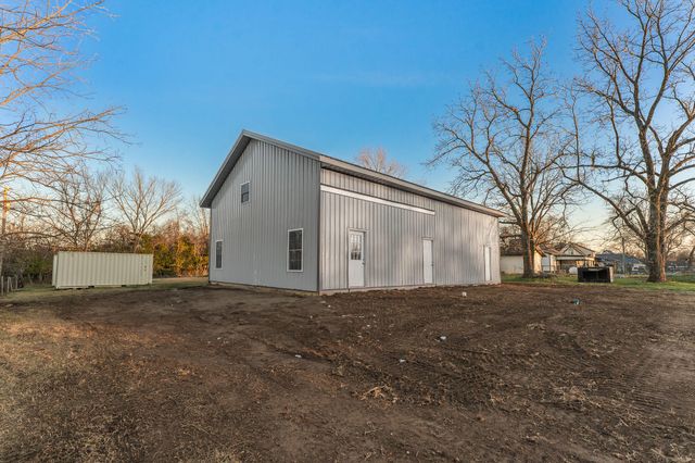 5785 N Farm Road 189, Springfield, MO 65803