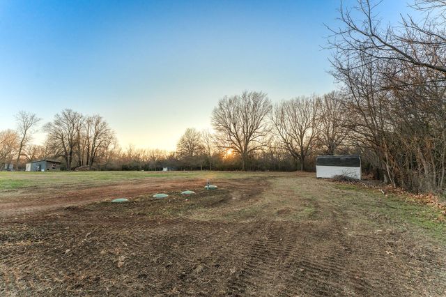 5785 N Farm Road 189, Springfield, MO 65803