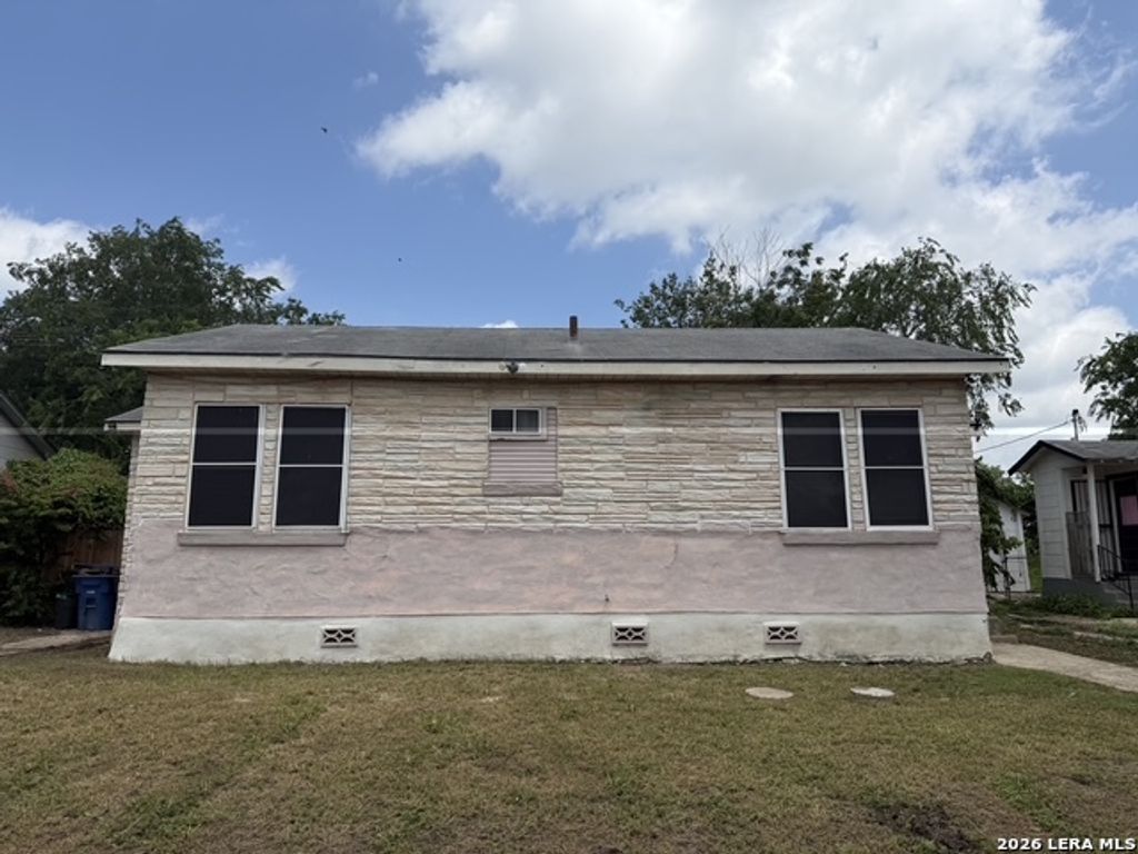 219 LYRIC ST, San Antonio, TX 78223