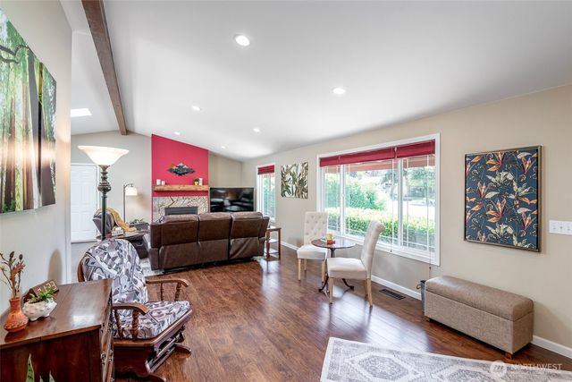 7304 NE 143rd Street, Kenmore, WA 98028
