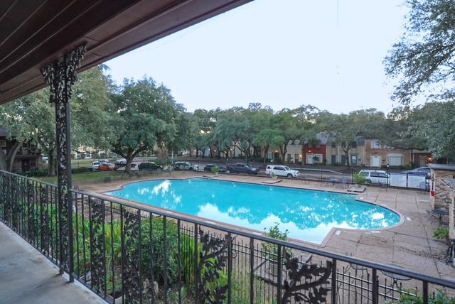 5216 Arboles Drive 10, Houston, TX 77035