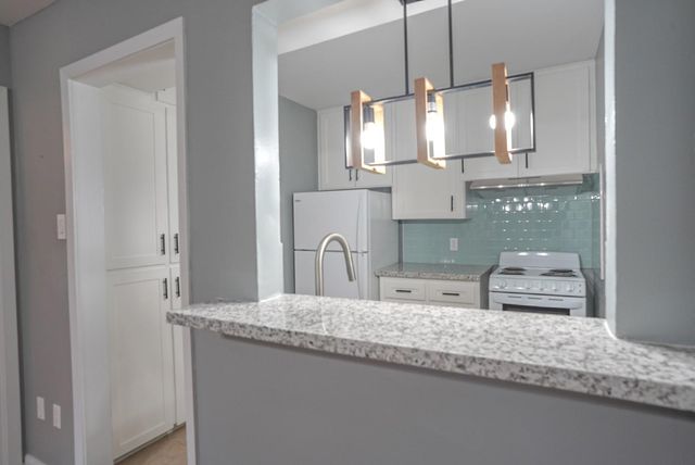 5216 Arboles Drive 10, Houston, TX 77035