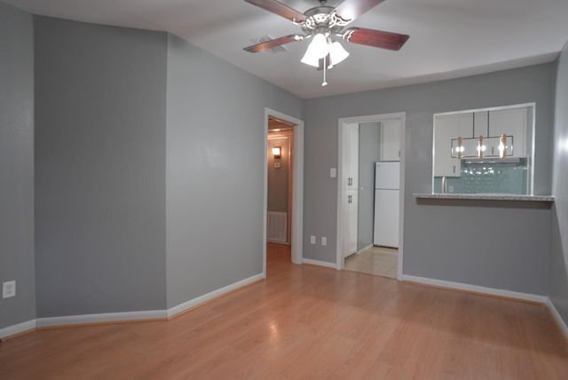 5216 Arboles Drive 10, Houston, TX 77035