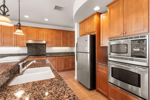 212 Paseo Vista Circle, Palm Desert, CA 92260