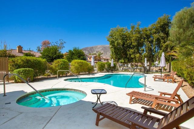 212 Paseo Vista Circle, Palm Desert, CA 92260