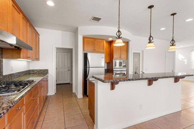 212 Paseo Vista Circle, Palm Desert, CA 92260