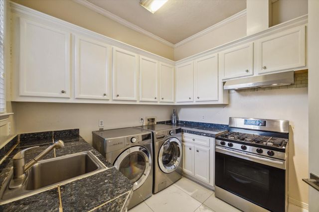 14 Lake Mist Court, Sugar Land, TX 77479