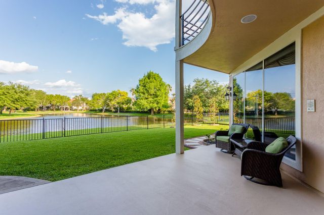 14 Lake Mist Court, Sugar Land, TX 77479