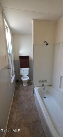 72 Grove Street, Amsterdam, NY 12010