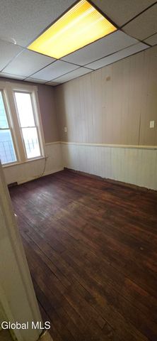 72 Grove Street, Amsterdam, NY 12010